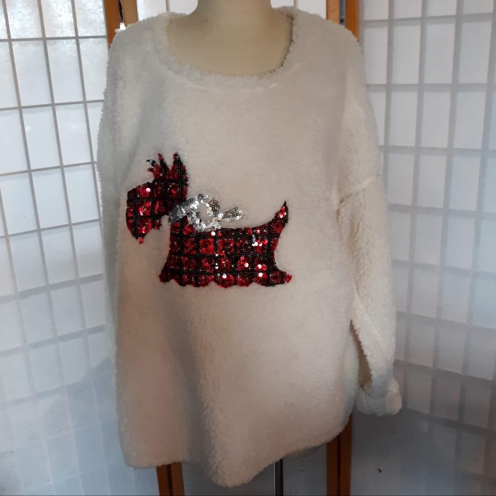 Sherpa Holiday Top